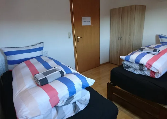 An der grünen Donau, Privatzimmer, Kein Parkplatz, Parken auf unserem privaten Grundstück ist NICHT gestattet und führt zur Strafanzeige sowie kostenpflichtigem Abschleppen
